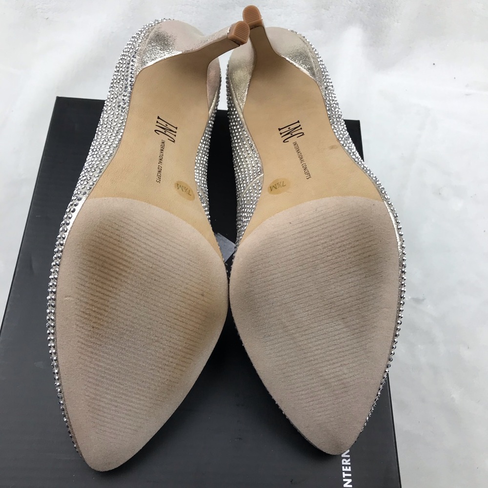 🆕 INC Rhinestone Pointed toe pumps gold 7.5M - Picture 7 of 8